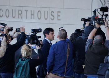 l'un des médecins qui lui fournissait de la kétamine condamné à trente meses de prisión