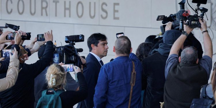 l'un des médecins qui lui fournissait de la kétamine condamné à trente meses de prisión