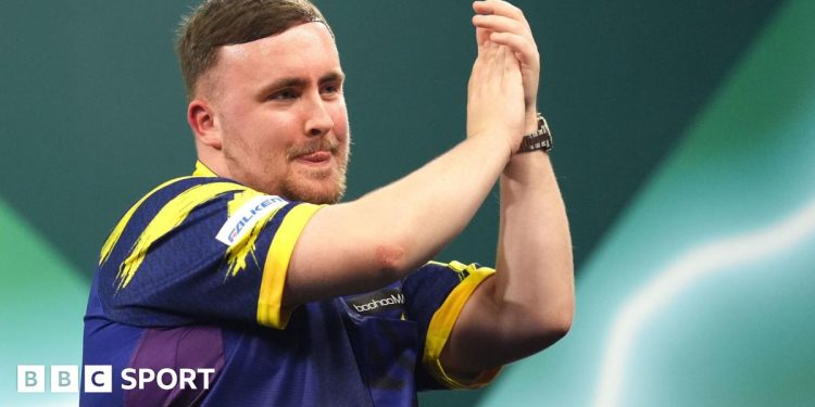 Campeonato Mundial de Dardos PDC: Luke Littler vence a Darius Labanauskas en la primera ronda