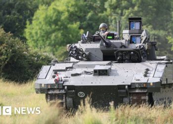 El gobierno del Reino Unido detiene el juicio del Ajax después de que un soldado enfermara en otro vehículo