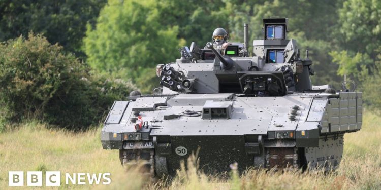 El gobierno del Reino Unido detiene el juicio del Ajax después de que un soldado enfermara en otro vehículo