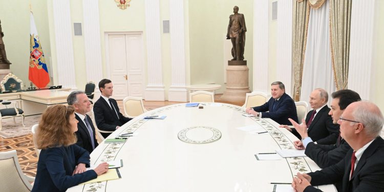 Las conversaciones de paz en Ucrania se estancan mientras Rusia desata enormes oleadas de ataques | Guerra Rusia-Ucrania Noticias