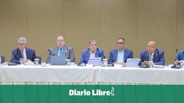 Aprueban informe del Presupuesto 2026 sin incluir indexación salarial