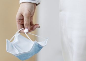 Murcia prorroga hasta el 14 de enero el uso obligatorio de la mascarilla en hospitales, centros de salud y SUAP