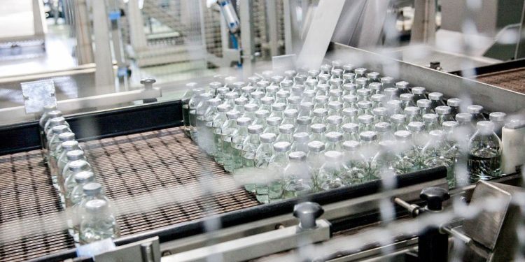 La industria farmacéutica española como pilar del mercado laboral: estabilidad y alta cualificación