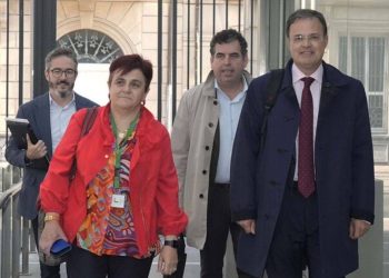 Osakidetza denuncia al jefe de seguridad por falsedad documental del título universitario