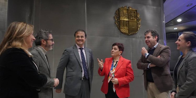 La sanidad vasca acelera su transformación: más de la mitad de las iniciativas del Pacto «están en marcha»