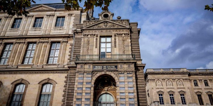 Después del caso en el Louvre, los diputados exigen la apertura de una comisión de investigación