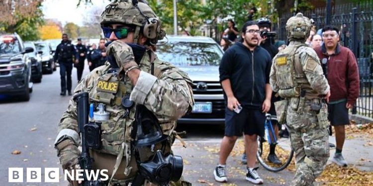 Trump dice que no quiere somalíes en EE.UU. mientras ICE planea operación