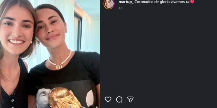 La remera de Antonela Roccuzzo que hizo alusión al día más feliz del fútbol argentino :: Olé