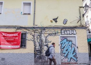 Un hostal de cápsulas borrará del mapa al antiguo Baobab, el icono senegalés de Lavapiés