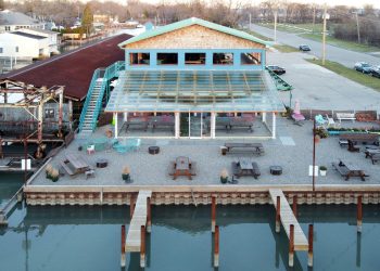 Techo Grande / 1+1+ Arquitectos