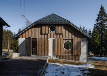 Borová Lada Casa rural / Estudio Plyš