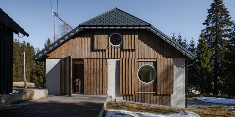 Borová Lada Casa rural / Estudio Plyš