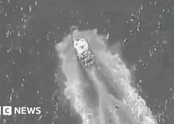 El ejército estadounidense dice que ocho muertos en ataques a presuntos buques narcotraficantes