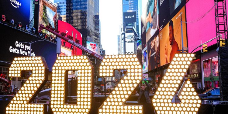 Desde 'Dick Clark's New Year's Rockin' Eve' hasta 'Nashville's Big Bash', aquí se explica cómo ver los especiales de televisión de Nochevieja más importantes de este año.