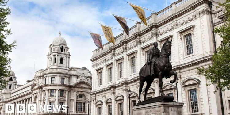 Datos gubernamentales robados mediante hackeo, confirma ministro