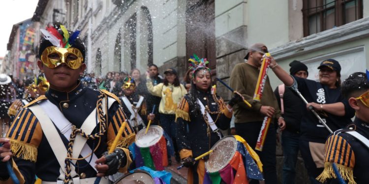 Cuándo es Carnaval 2026 en Ecuador y cómo moverá el feriado