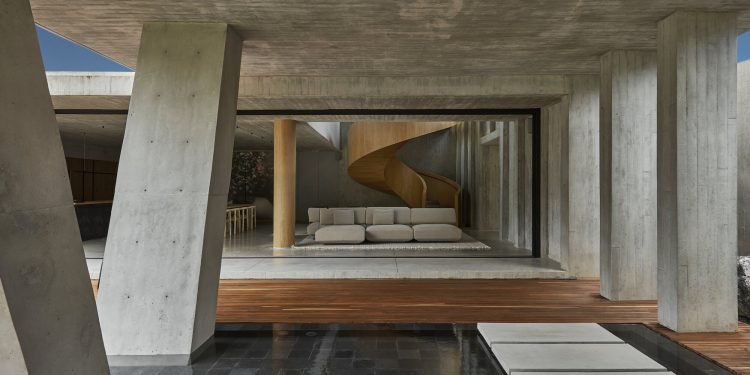 Casa Haras / Cinco Sólidos