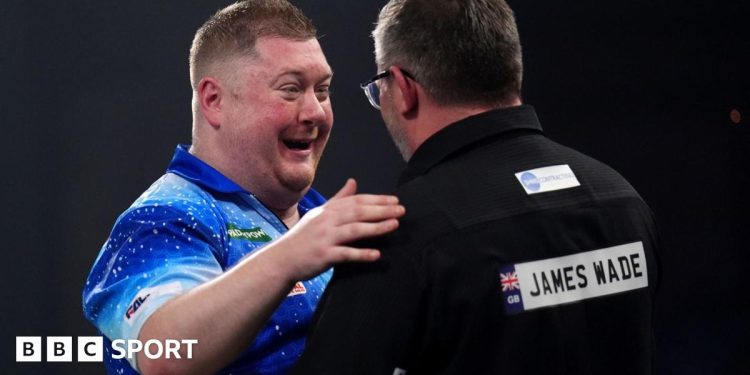 Campeonato Mundial PDC: Ricky Evans vence a James Wade y David Munyua sale en segunda ronda