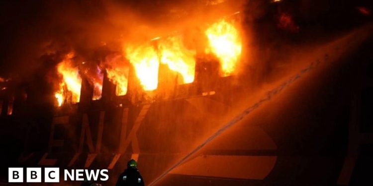 Ucrania acusa a Rusia de bombardear un barco turco en Odesa