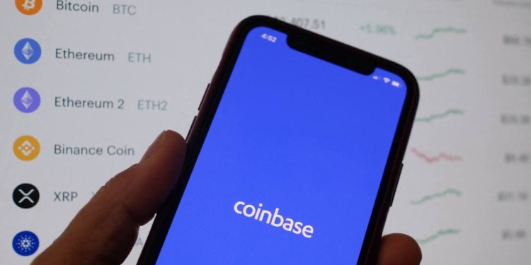 Coinbase comienza a incorporar usuarios nuevamente en India, planea una rampa de acceso fiduciaria el próximo año