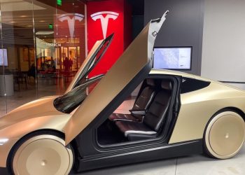 Las comparaciones entre Waymo y Tesla pasan por alto lo extraña que es la carrera Robotaxi