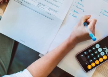 Cinco movimientos financieros importantes para estudiantes de doctorado