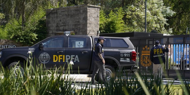 Allanaron la AFA y el predio de Ezeiza por la causa que investiga un presunto lavado de dinero con operaciones en el exterior :: Olé