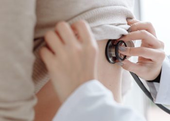 Sanidad inicia el trámite para reformar la jornada de los residentes