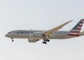 Cómo es volar 17 horas en la nueva suite insignia de American Airlines