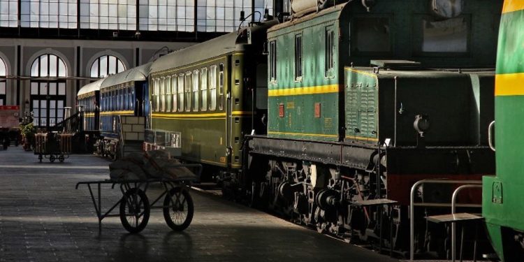 Pedro García Cuartango: Estación de Delicias: sueños de trenes