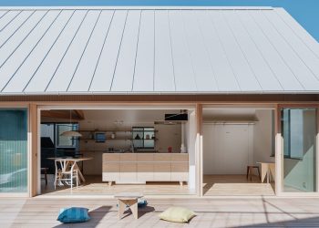 La luz en constante cambio da forma a una casa familiar 'caleidoscopio' en Japón por el arquitecto Fumi Aso