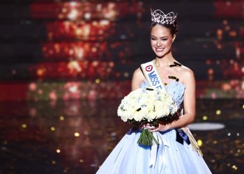 Hinaupoko Devèze, Miss Tahití, sucede a la Martiniquaise Angélique Angarni-Filopon