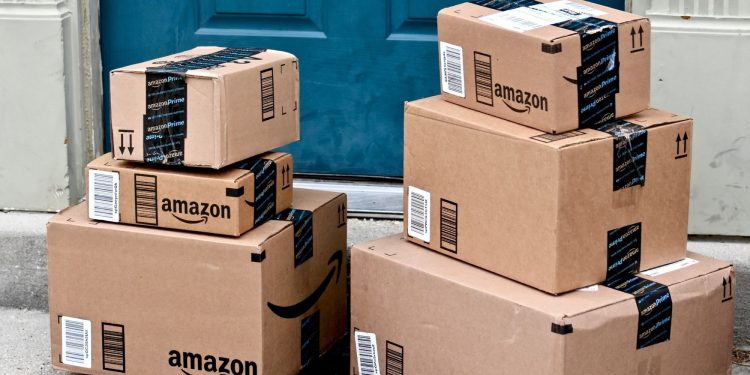 Ese regalo misterioso podría ser una estafa: qué son las estafas de cepillado y qué hacer al respecto