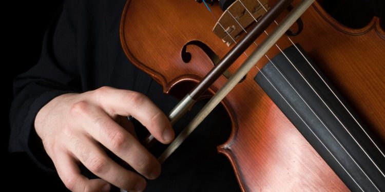 Destacado músico canadiense dice que su concierto fue cancelado después de que Google AI Overview lo calificara erróneamente como una plaga sexual