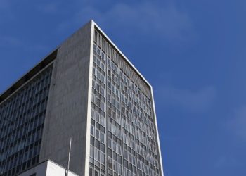 El Banco Central de Colombia anticipa un aumento de los tipos de interés para reconducir la inflación