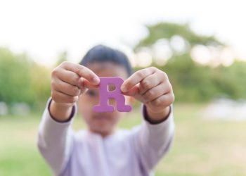 Si la 'r' se le resiste a tu hijo, esta es la innovación que está cambiando la logopedia para niños