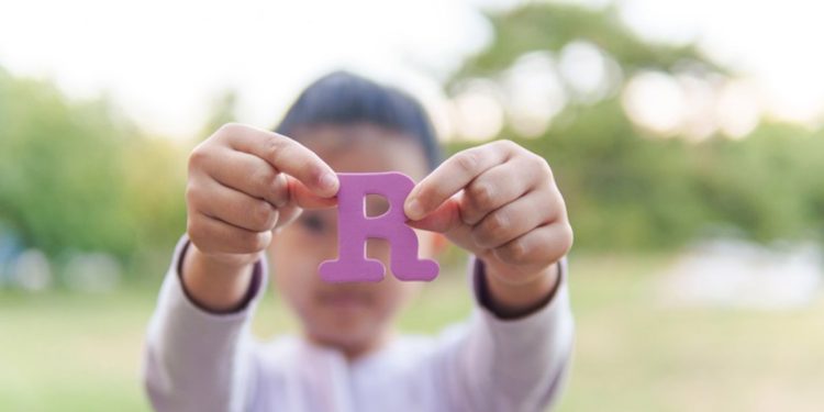 Si la 'r' se le resiste a tu hijo, esta es la innovación que está cambiando la logopedia para niños
