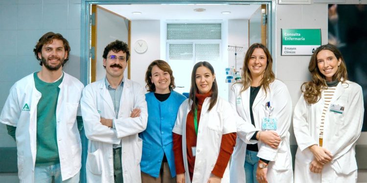 Dos pacientes de la Virgen del Rocío de Sevilla, primeros a nivel mundial en probar un fármaco para una rara patología