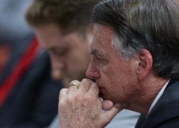 Bolsonaro permanecerá bajo observación hasta Año Nuevo tras someterse a varias intervenciones los últimos días