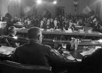 Lo que William Fulbright podría enseñar al Partido Republicano actual