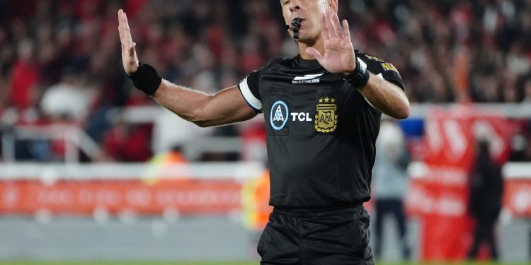 El árbitro de Primera que dirigirá la final de la B Metro entre Armenio y Acassuso :: Olé