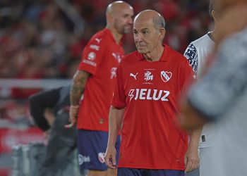 El respeto de Ricardo Bochini por Gustavo Costas: «Yo en Independiente haría lo mismo» :: Olé