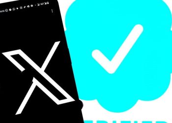 X de Elon Musk recibe una multa de 140 millones de dólares por un diseño de marca de verificación azul 'engañoso'