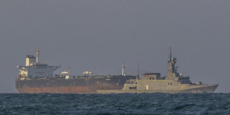 Petrolero venezolano incautado: la medida de Trump destaca la flota en la sombra.