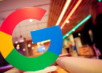 El jefe de búsqueda de Google rechaza esta estrategia para otorgar licencias de contenido de noticias en medio de la lucha por la IA
