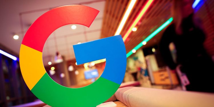 El jefe de búsqueda de Google rechaza esta estrategia para otorgar licencias de contenido de noticias en medio de la lucha por la IA