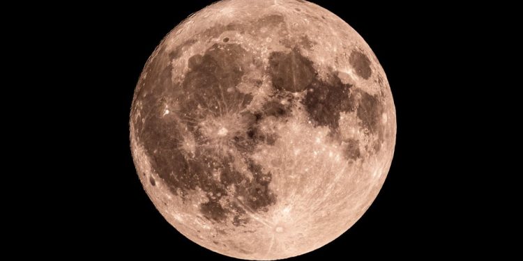 Explicación de la fase lunar de hoy: cómo se verá la luna el 15 de diciembre de 2025