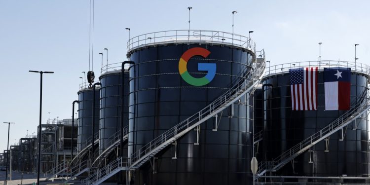 Se destinaron 61.000 millones de dólares a acuerdos de centros de datos en 2025, según un informe